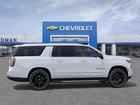 New 2026 Chevrolet Suburban LT w/ Comfort Package AWD/4WD image 5