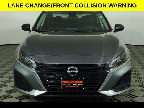 Used 2025 Nissan Altima 2.5 SV FWD image 6