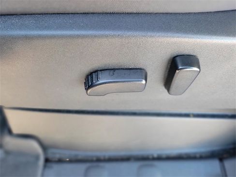 Used 2022 Nissan Frontier SV w/ Technology Package image 19