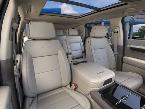 New 2026 GMC Yukon Denali w/ Denali Reserve Package AWD/4WD image 17