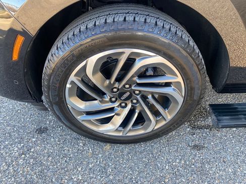 Used 2025 Lincoln Navigator Reserve image 30