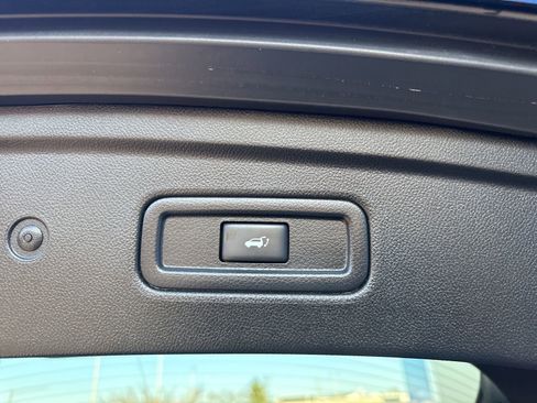 Used 2017 INFINITI QX70 AWD w/ Limited Package image 17