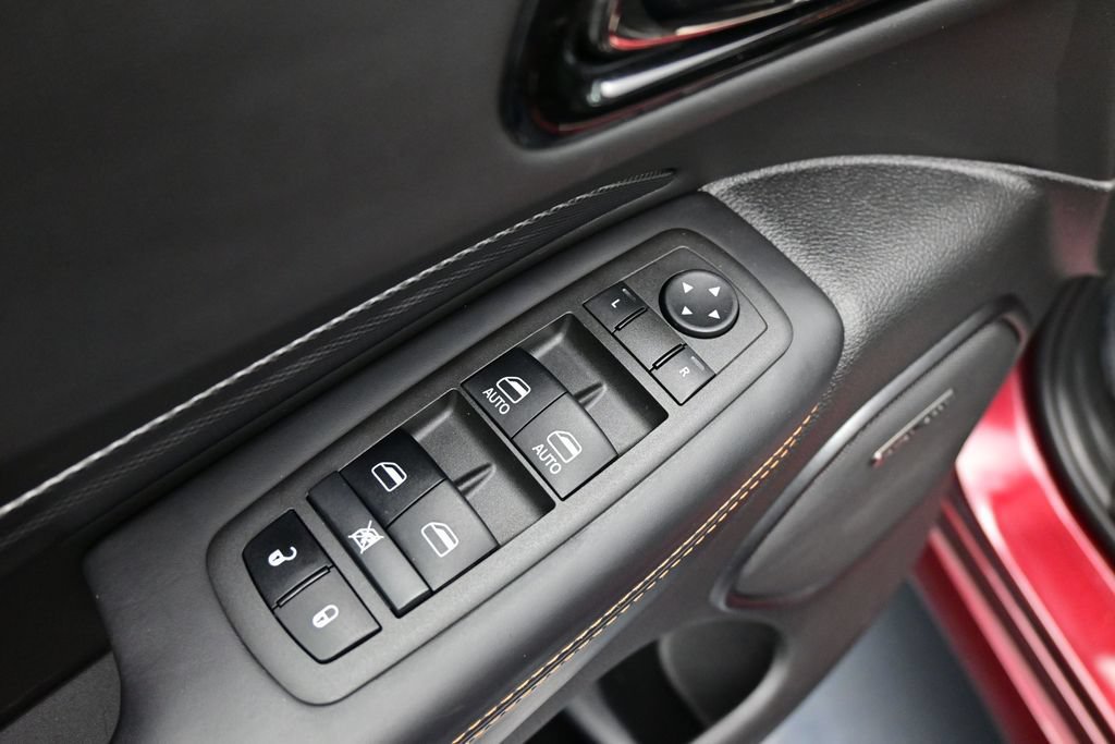 Used 2022 Dodge Durango R/T w/ Tow 'N Go Package AWD/4WD image 19