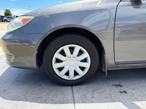 Used 2005 Toyota Camry FWD image 4