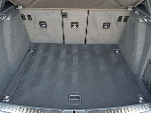 Certified 2025 Porsche Macan image 24