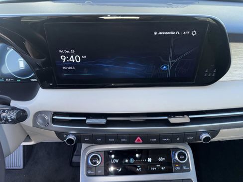Used 2024 Hyundai Palisade Calligraphy image 19