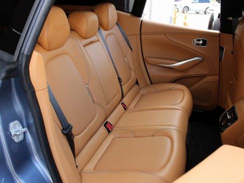 Used 2021 Aston Martin DBX image 22