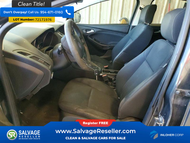 Used 2017 Ford Focus SE FWD image 9
