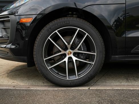 Certified 2026 Porsche Macan AWD/4WD image 11