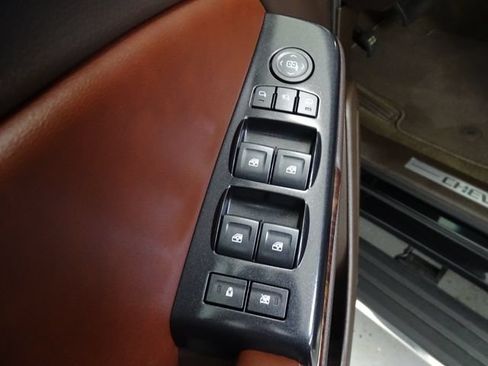 Used 2019 Chevrolet Tahoe Premier AWD/4WD image 10