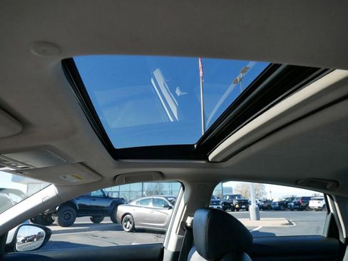 Used 2018 Honda Accord Touring image 8