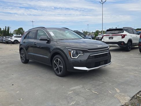 New 2026 Kia Niro EX FWD image 2