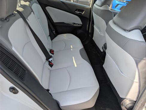 Used 2021 Toyota Prius Prime XLE image 13