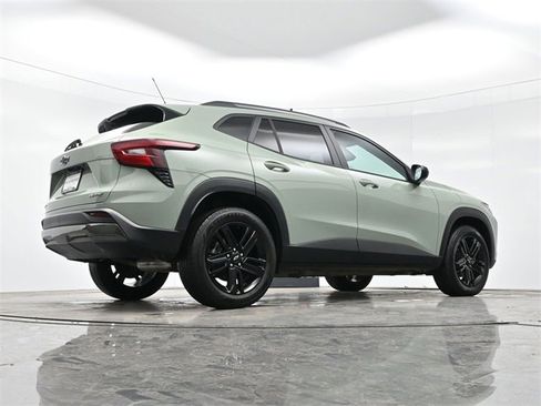 Used 2025 Chevrolet Trax ACTIV w/ Driver Confidence Package image 29