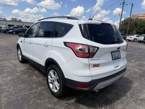Used 2018 Ford Escape SE FWD image 5