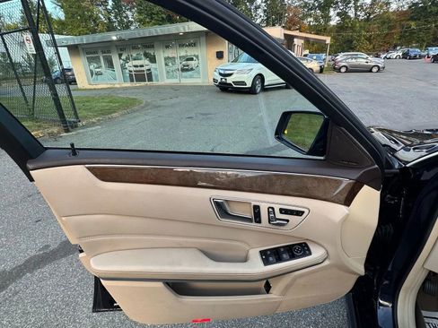 Used 2016 Mercedes-Benz E 350 4MATIC Sedan image 26