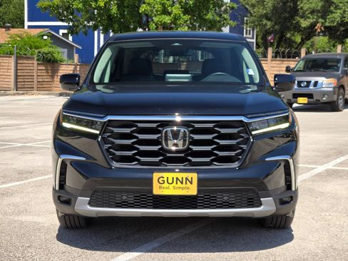 Used 2025 Honda Pilot EX-L image 8