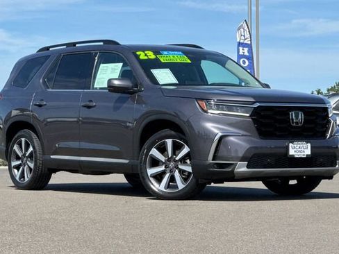Certified 2023 Honda Pilot Touring image 2