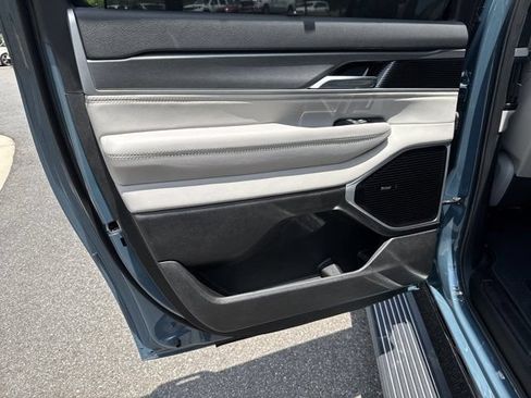 New 2026 Jeep Grand Wagoneer L Limited AWD/4WD image 18