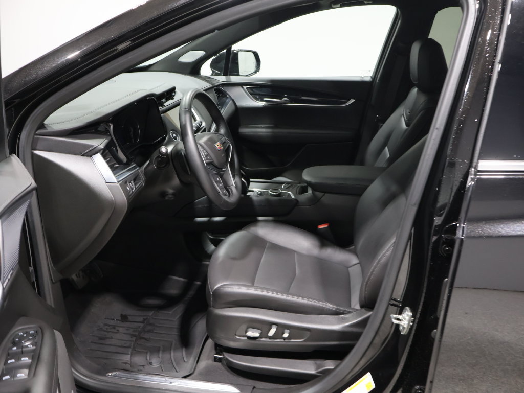 Used 2025 Cadillac XT5 Premium Luxury AWD/4WD image 9