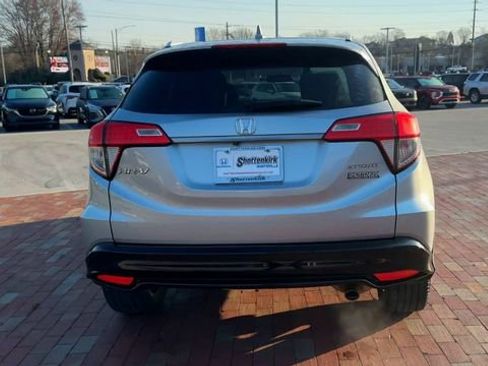 Used 2019 Honda HR-V Sport image 2