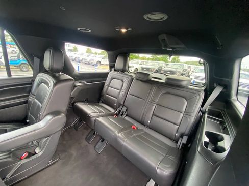 Used 2018 Lincoln Navigator Reserve w/ Technology Package AWD/4WD image 25