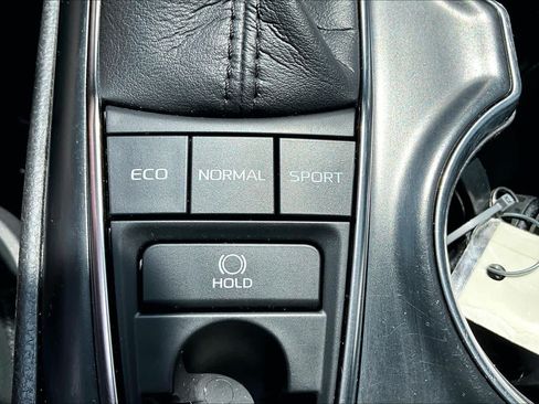 Used 2019 Toyota Camry XSE FWD image 31