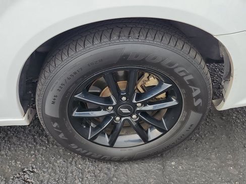 Used 2019 Dodge Grand Caravan SXT FWD image 11