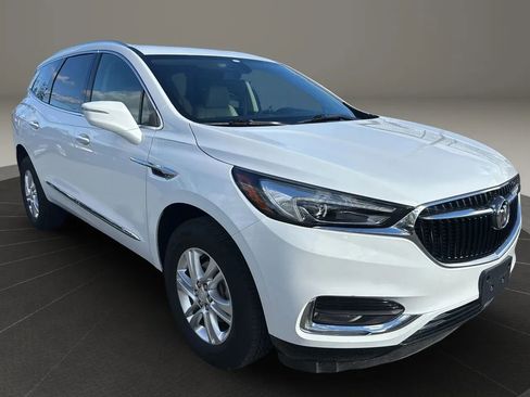 Used 2019 Buick Enclave Essence image 3