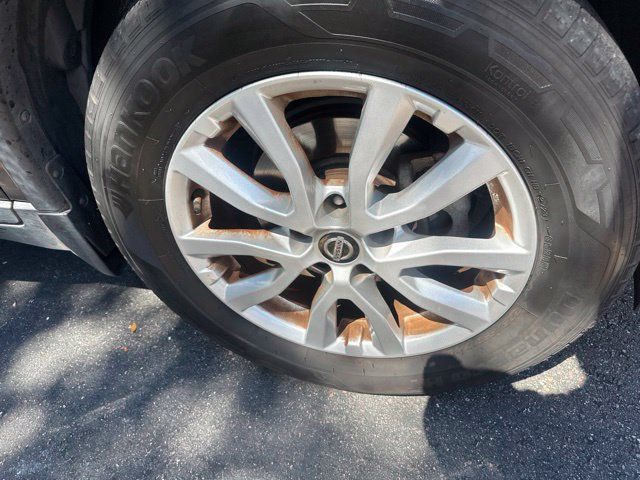 Used 2019 Nissan Rogue SV FWD image 24