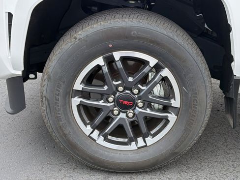 Used 2024 Toyota Tacoma TRD Sport w/ TRD Sport Upgrade Package RWD image 9