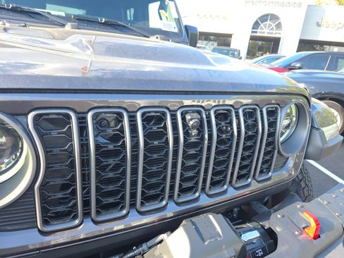 New 2025 Jeep Wrangler Unlimited Rubicon image 28