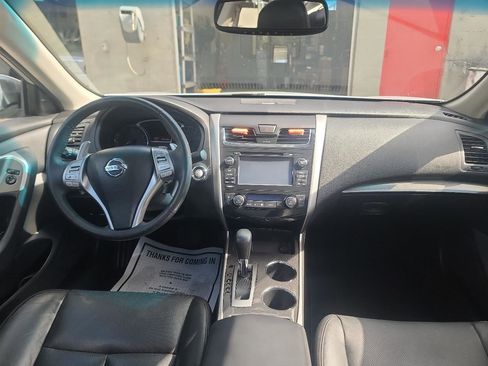 Used 2015 Nissan Altima 3.5 SL FWD image 18