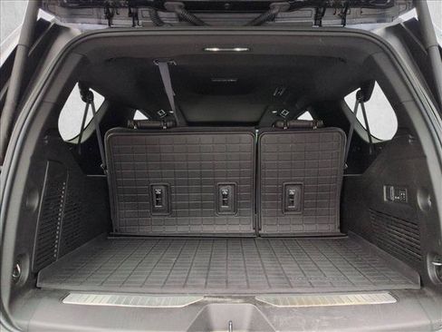 Used 2024 GMC Yukon XL Denali AWD/4WD image 6
