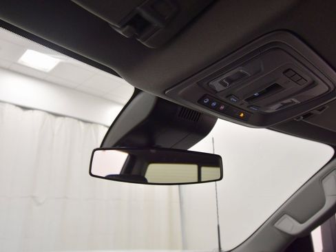 Used 2024 GMC Sierra 2500 SLE image 25