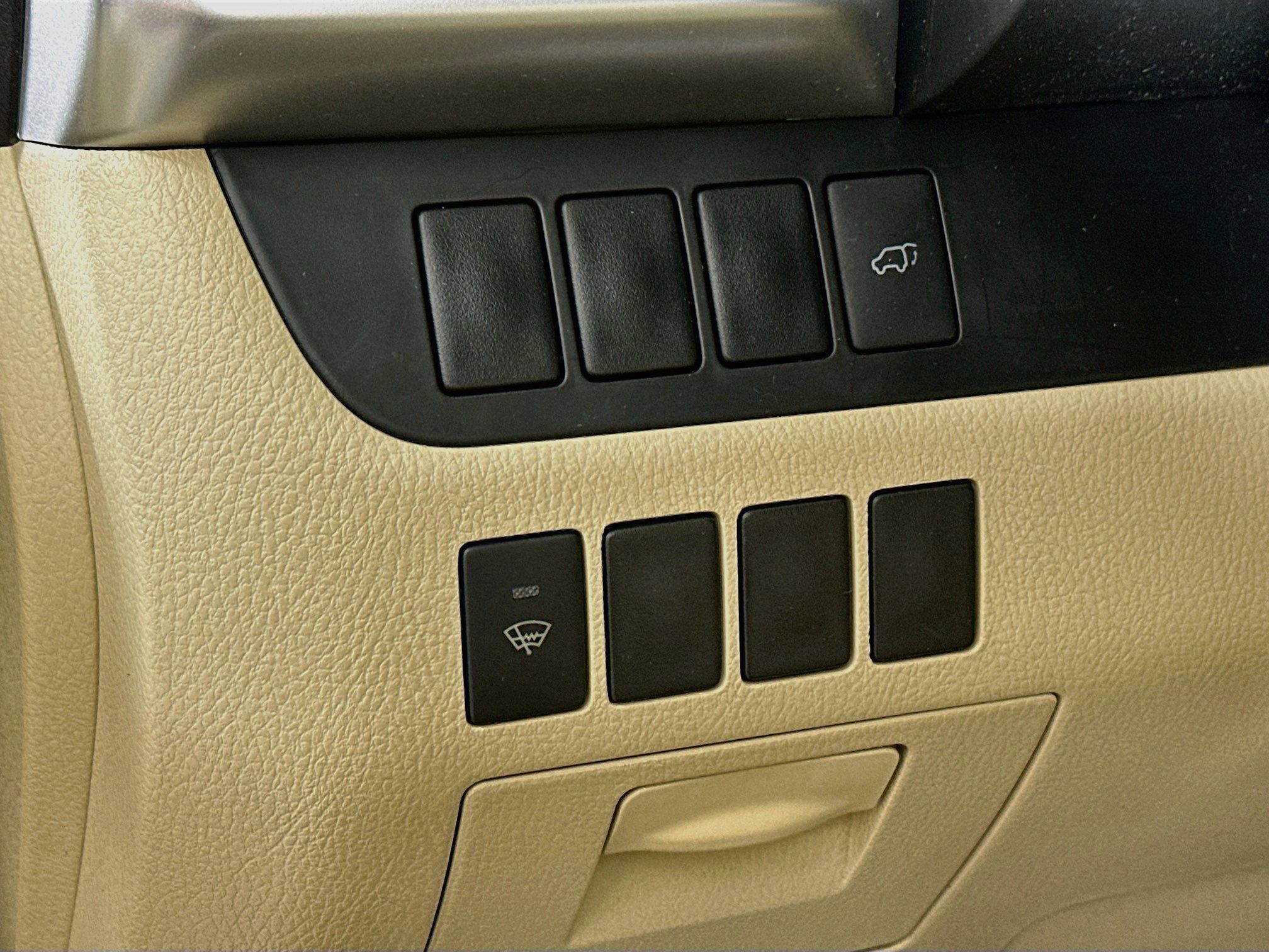 Used 2014 Toyota Highlander Plus AWD/4WD image 10
