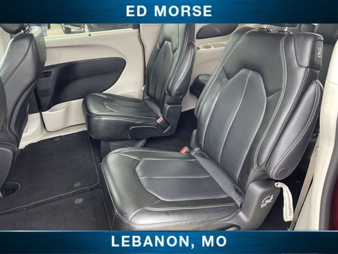 Used 2023 Chrysler Pacifica Touring-L FWD image 24