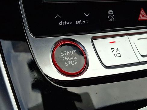 Used 2023 Audi SQ7 Prestige w/ Sport Package image 20