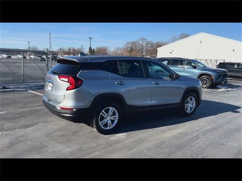 Certified 2024 GMC Terrain SLE image 8