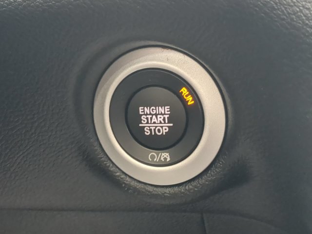 Certified 2026 Chrysler Pacifica Select FWD image 35