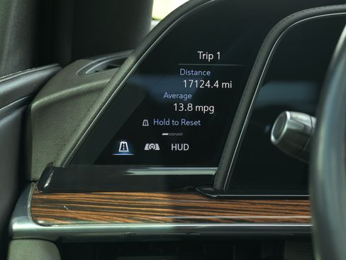 Used 2022 Cadillac Escalade Premium Luxury AWD/4WD image 11