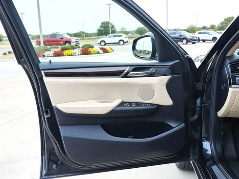 Used 2017 BMW X3 sDrive28i image 13