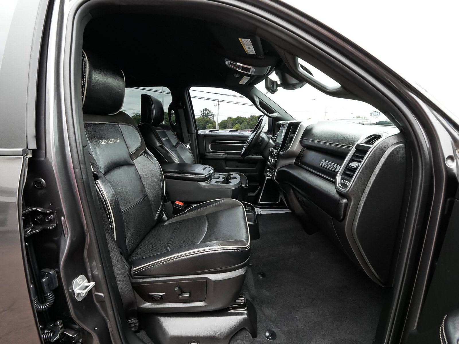 Used 2022 RAM 3500 Laramie w/ Night Edition AWD/4WD image 44