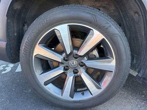 Used 2025 Honda Pilot Elite image 6