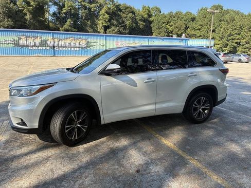 Used 2016 Toyota Highlander XLE FWD image 13