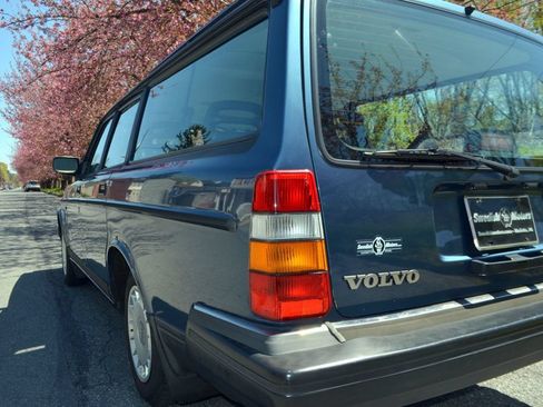 Used 1992 Volvo 240 Wagon RWD image 13