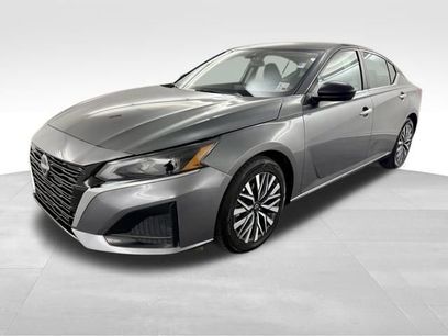 Used 2025 Nissan Altima 2.5 SV