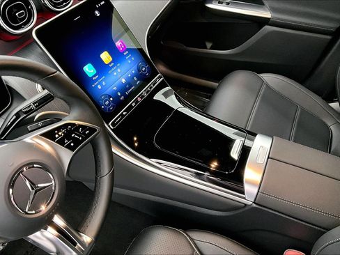 Used 2026 Mercedes-Benz GLC 300 image 15