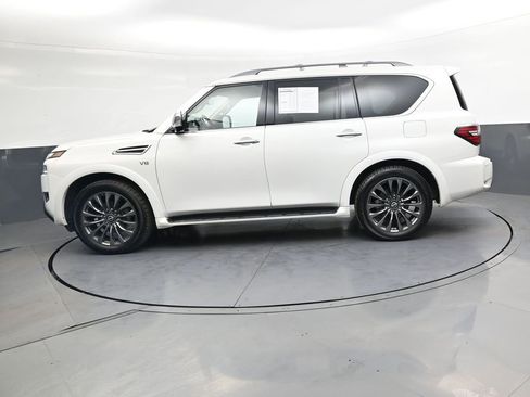 Used 2022 Nissan Armada Platinum w/ Captain's Chairs Package RWD image 7