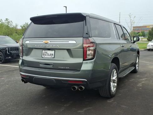 Used 2023 Chevrolet Suburban Premier AWD/4WD image 28